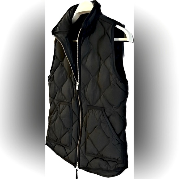 J. Crew Vest XS Navy Blue Quilted Down Like New Condition - Picture 2 of 4